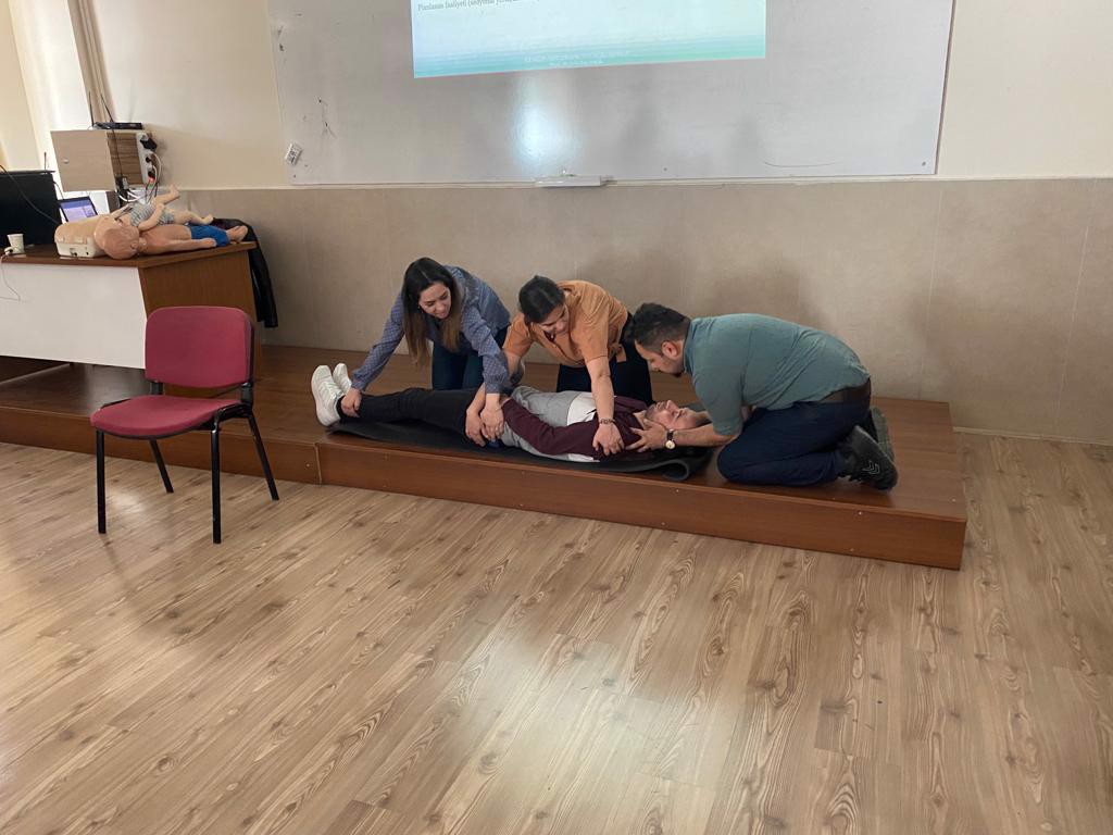 Temel İlk Yardım Bilgi Güncelleme Eğitimi